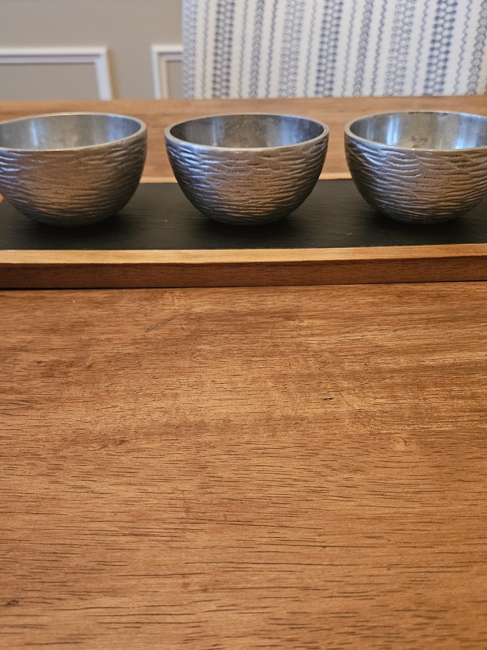 Bark Textured Metallic 3 Bowl Set With Slate Cheese Board Set Putet Look